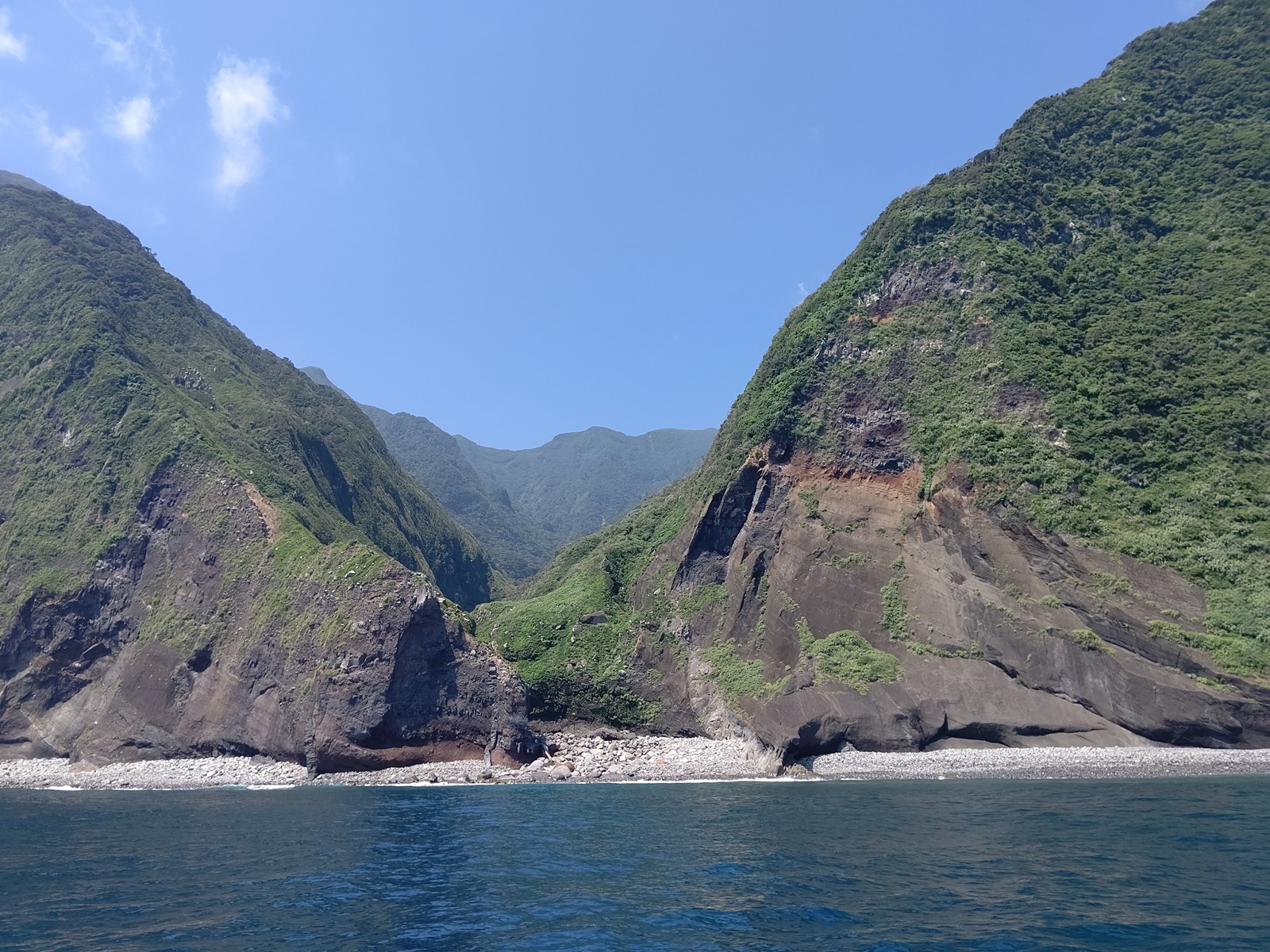 御蔵島の裏側